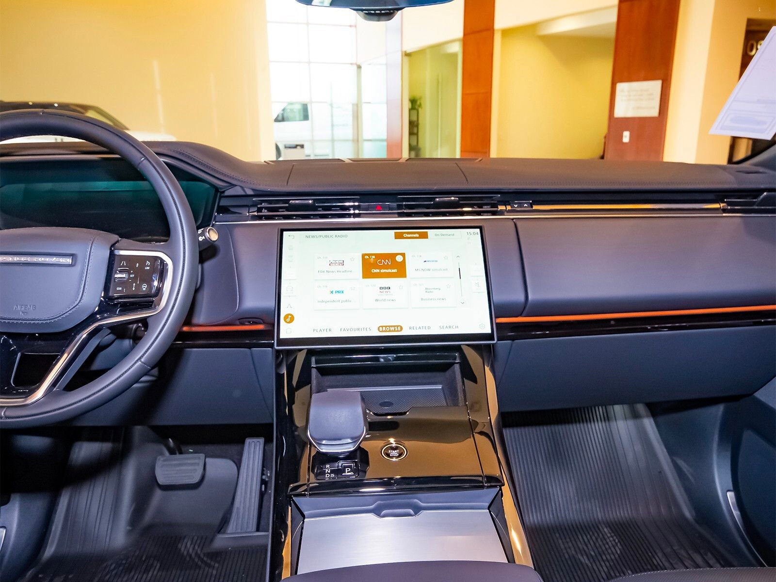 New 2025 Land Rover Range Rover Sport SE image 23