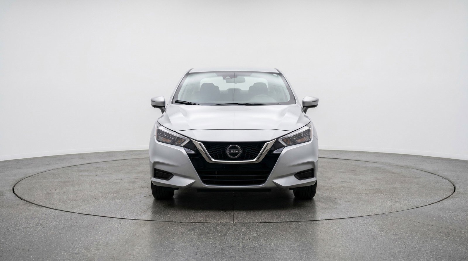 Used 2025 Nissan Versa SV FWD image 2