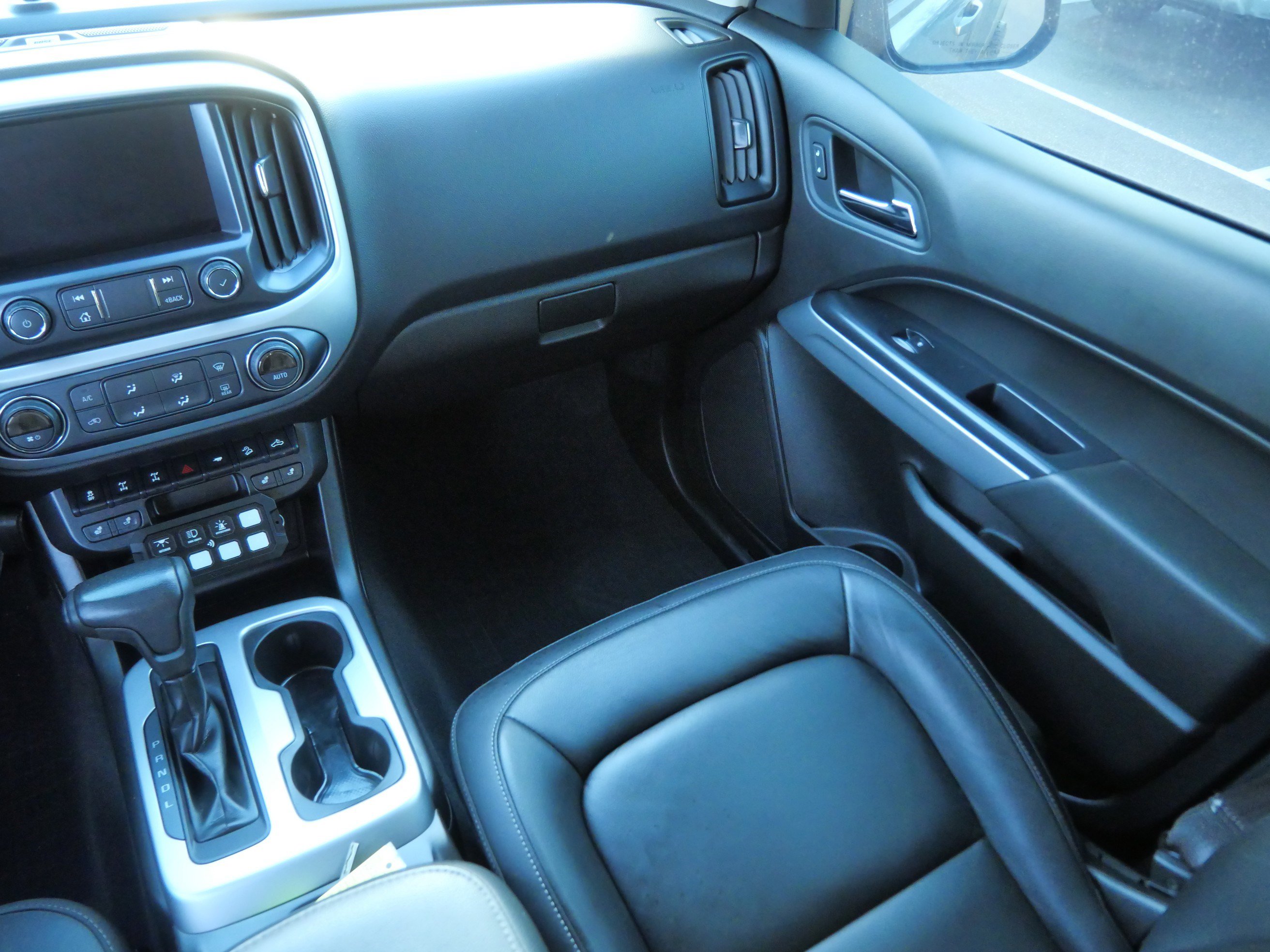 Used 2021 Chevrolet Colorado ZR2 w/ ZR2 Dusk Special Edition image 11