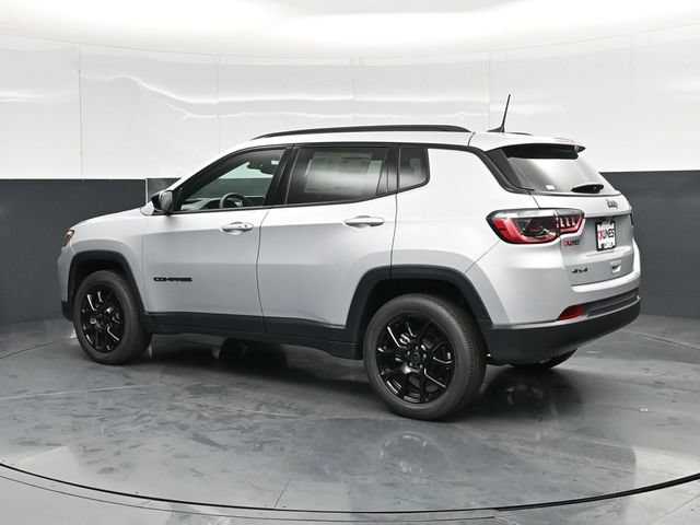 Used 2026 Jeep Compass Latitude AWD/4WD image 10
