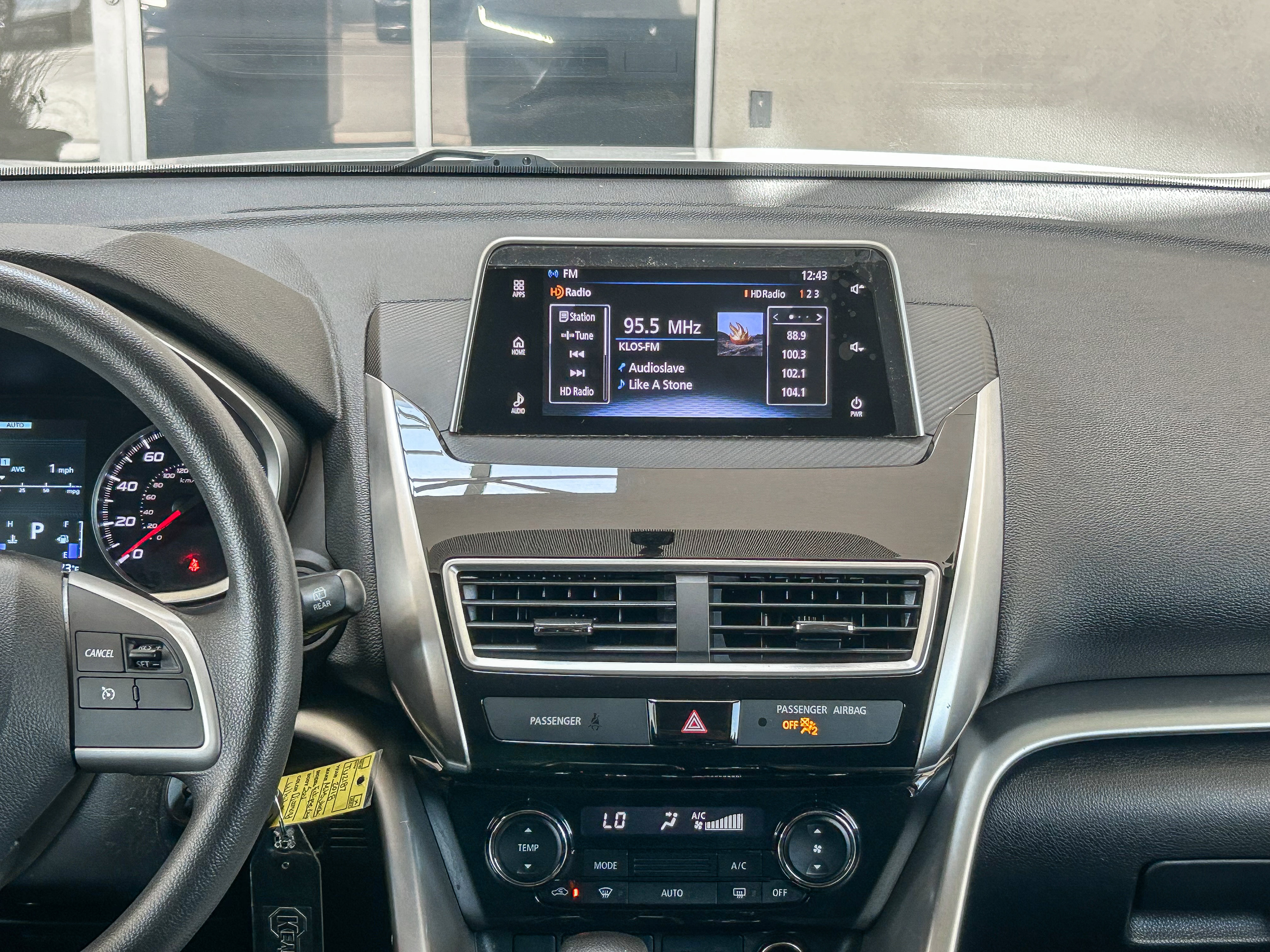 Used 2018 Mitsubishi Eclipse Cross LE AWD/4WD image 13