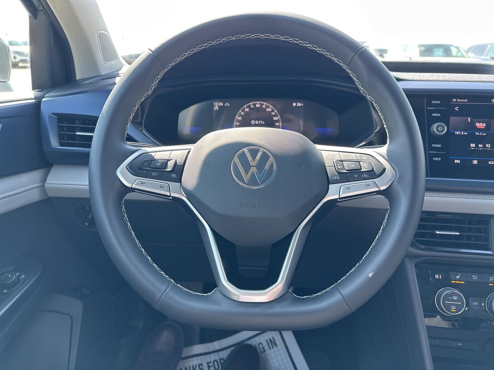 Certified 2024 Volkswagen Taos SE w/ Panoramic Sunroof Package image 41