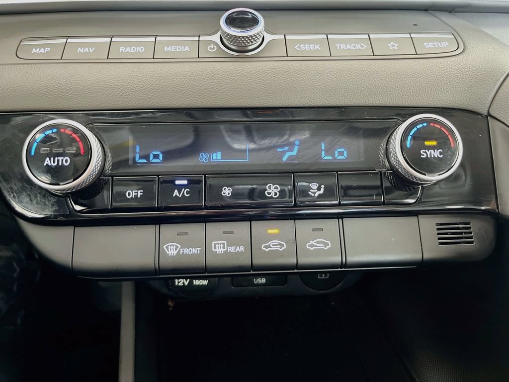 Used 2024 Hyundai Elantra SEL FWD image 16