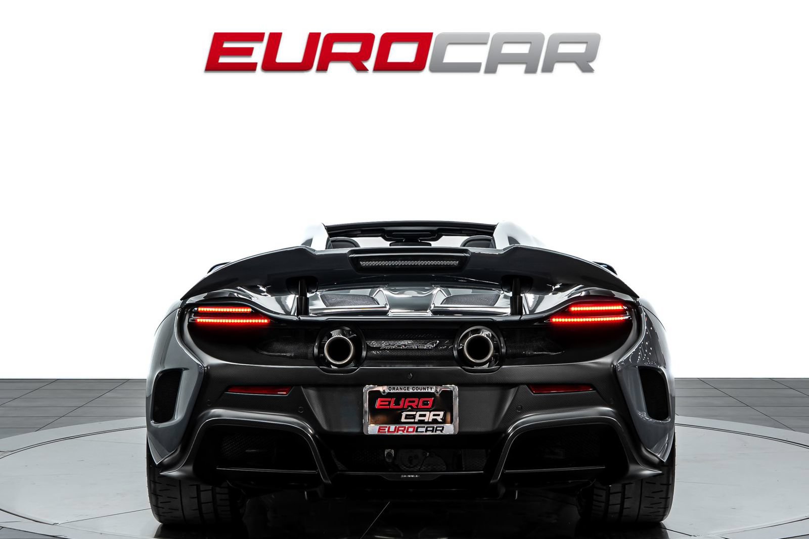 Used 2016 McLaren 675LT Spider RWD image 5