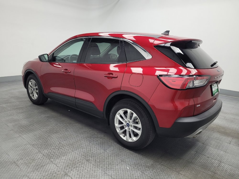 Used 2022 Ford Escape SE FWD image 3