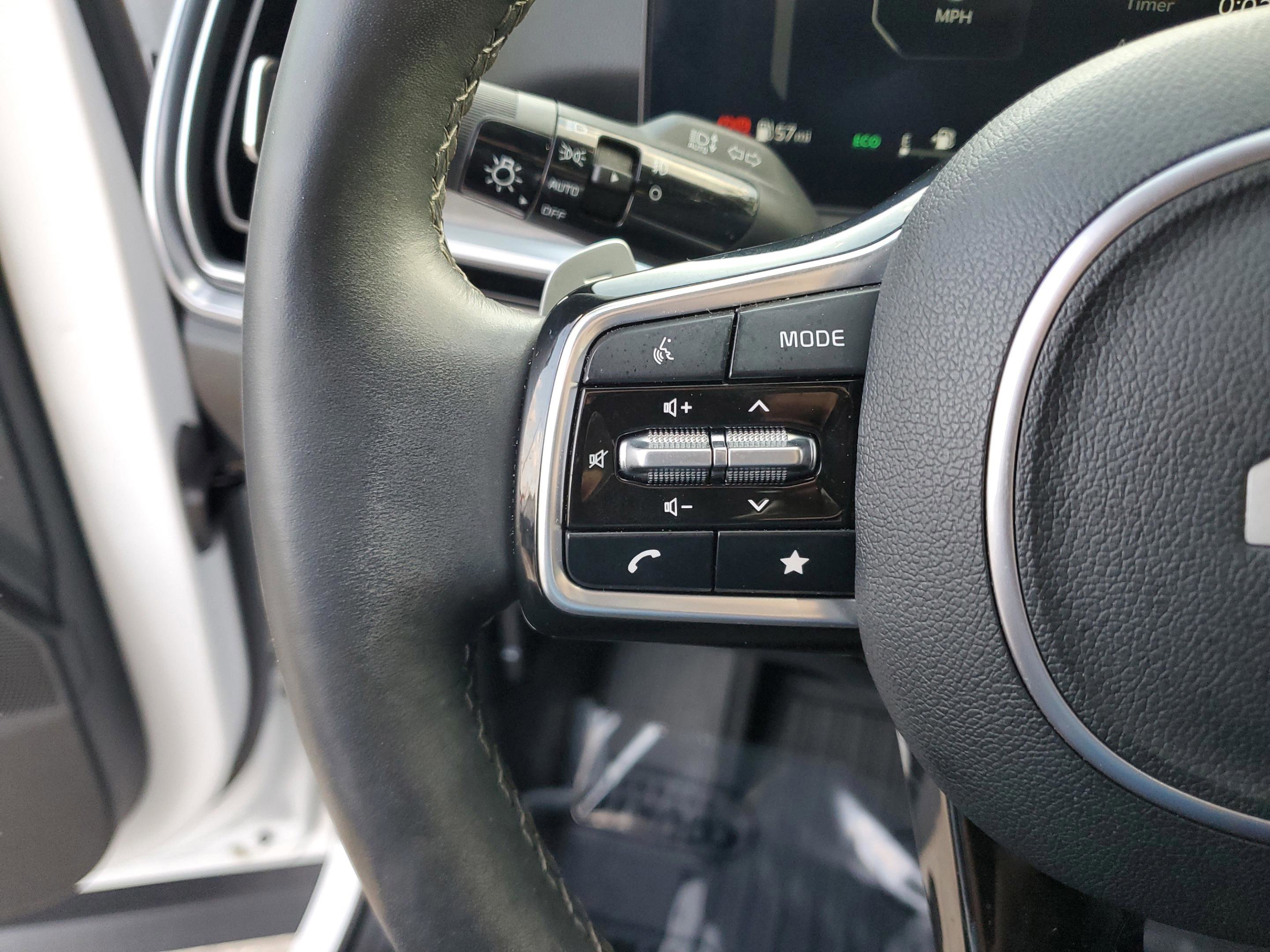 Certified 2024 Kia Sorento SX Prestige image 31