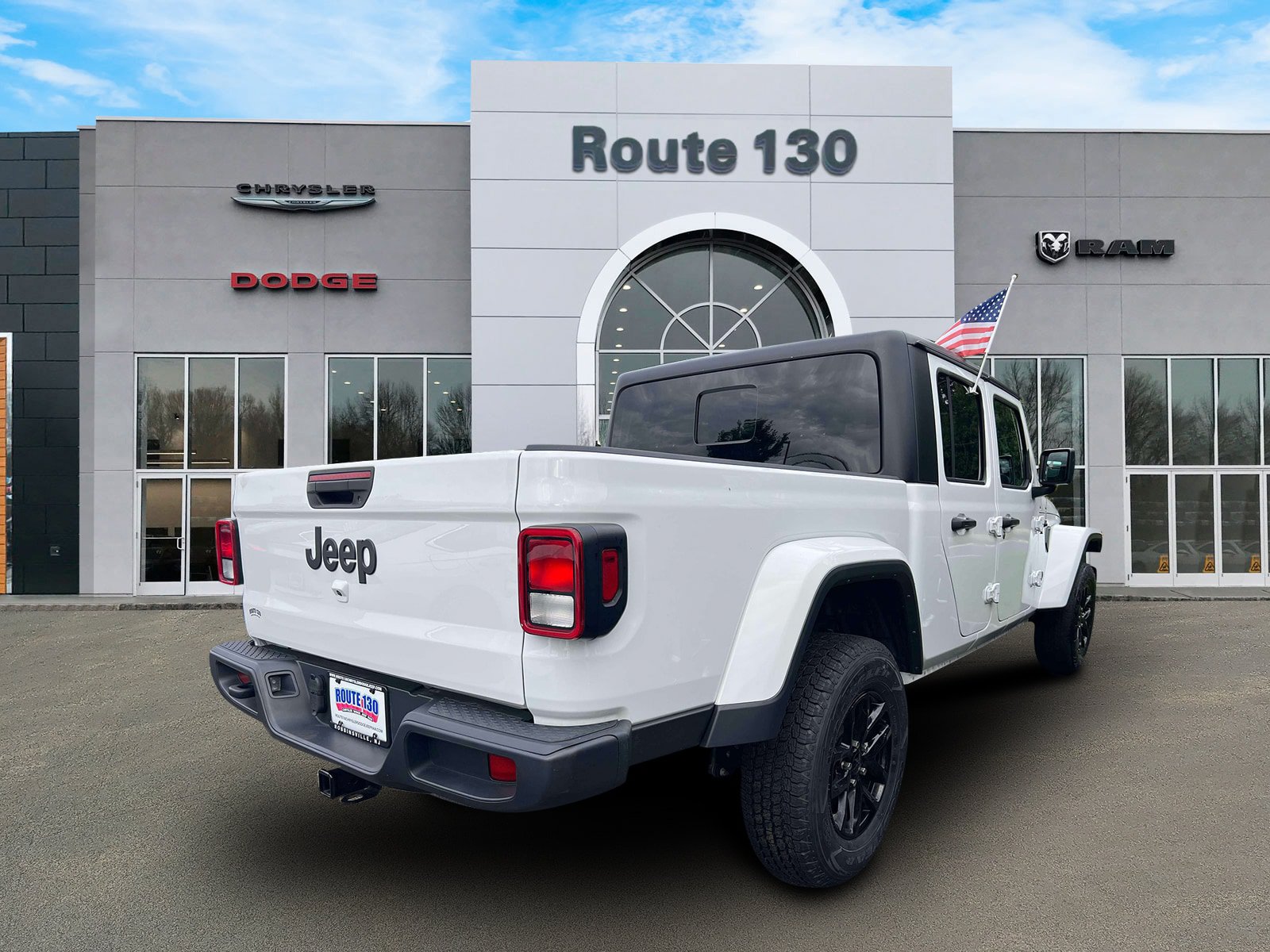 Used 2023 Jeep Gladiator Sport AWD/4WD image 3