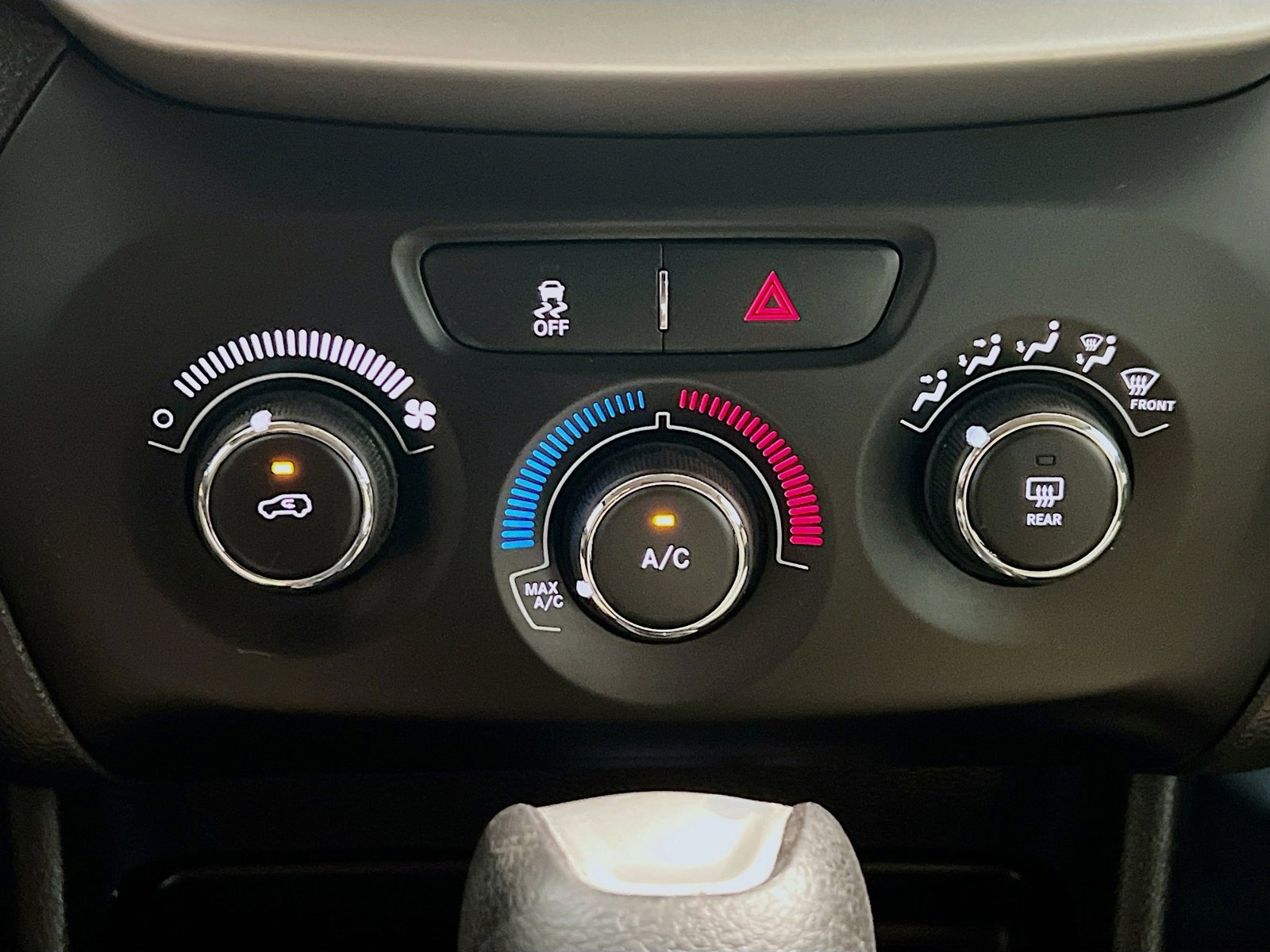 Used 2016 Jeep Cherokee Sport FWD image 11