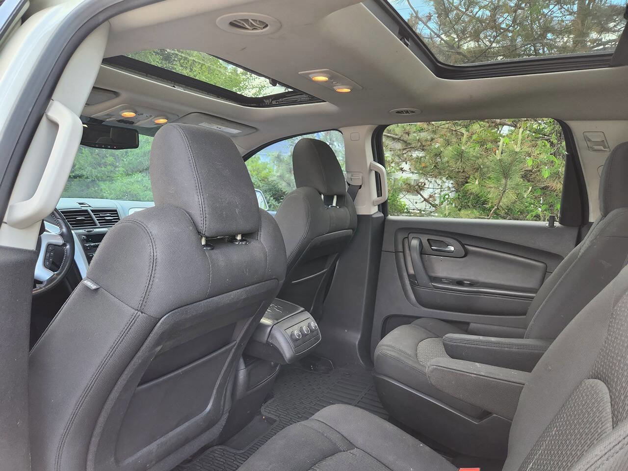 Used 2012 Chevrolet Traverse LT w/ All-Star Edition FWD image 17