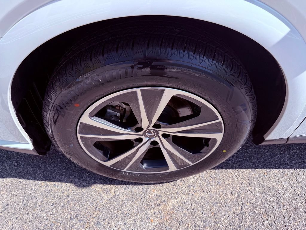 Used 2025 Lexus RX 350 Premium w/ Accessory Package (Z1) FWD image 17