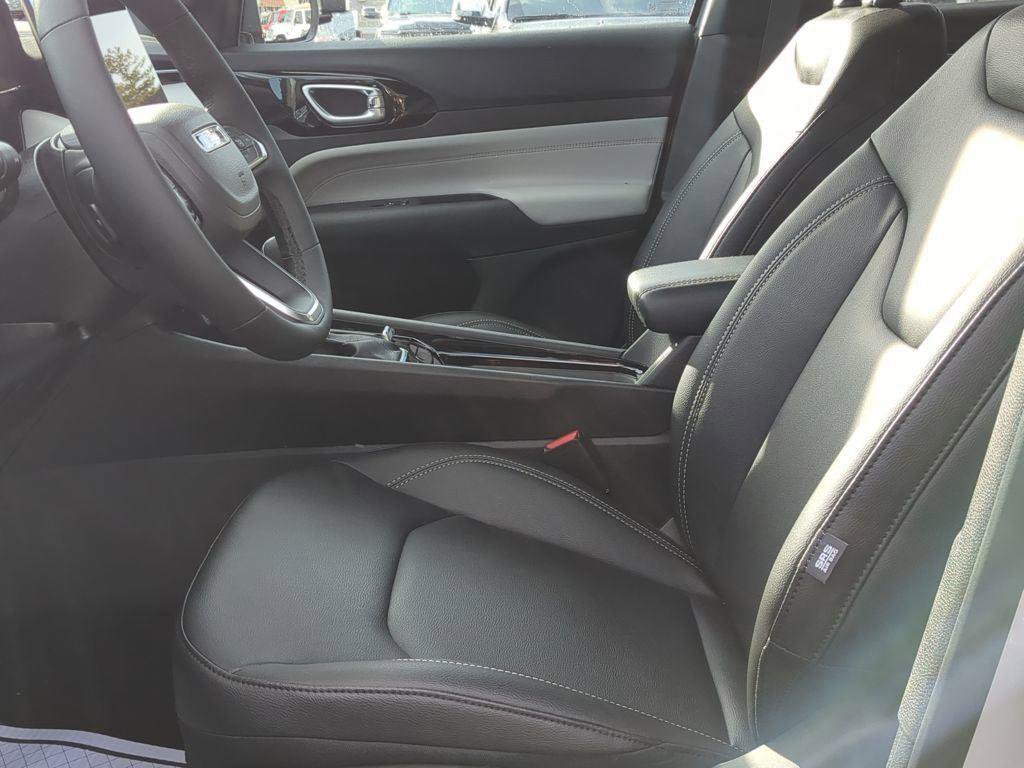 New 2026 Jeep Compass Limited image 10