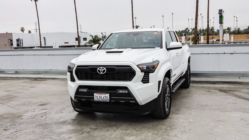 Used 2025 Toyota Tacoma TRD Sport RWD image 4