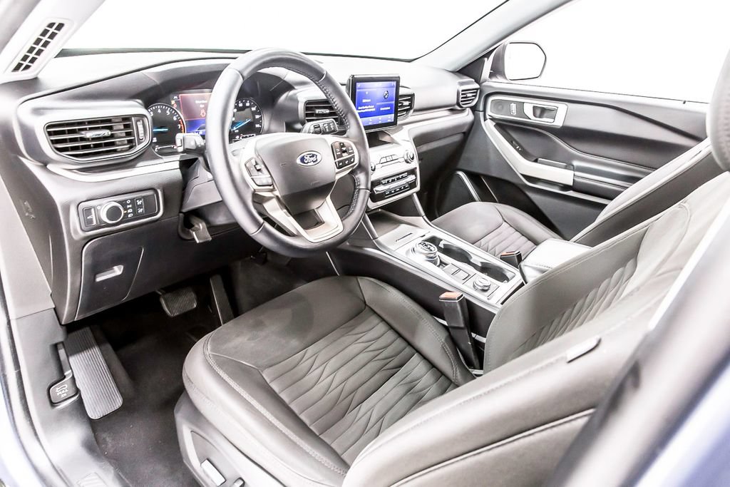 Used 2021 Ford Explorer XLT AWD/4WD image 26