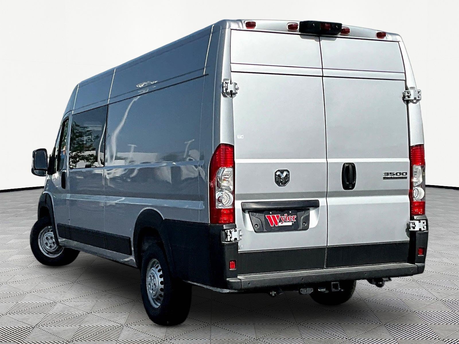 New 2026 RAM ProMaster 3500 w/ Crew Van Package FWD image 4