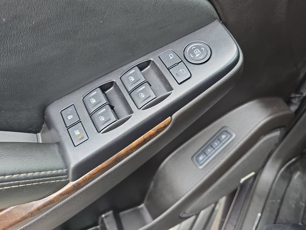 Used 2016 Chevrolet Suburban LT AWD/4WD image 31
