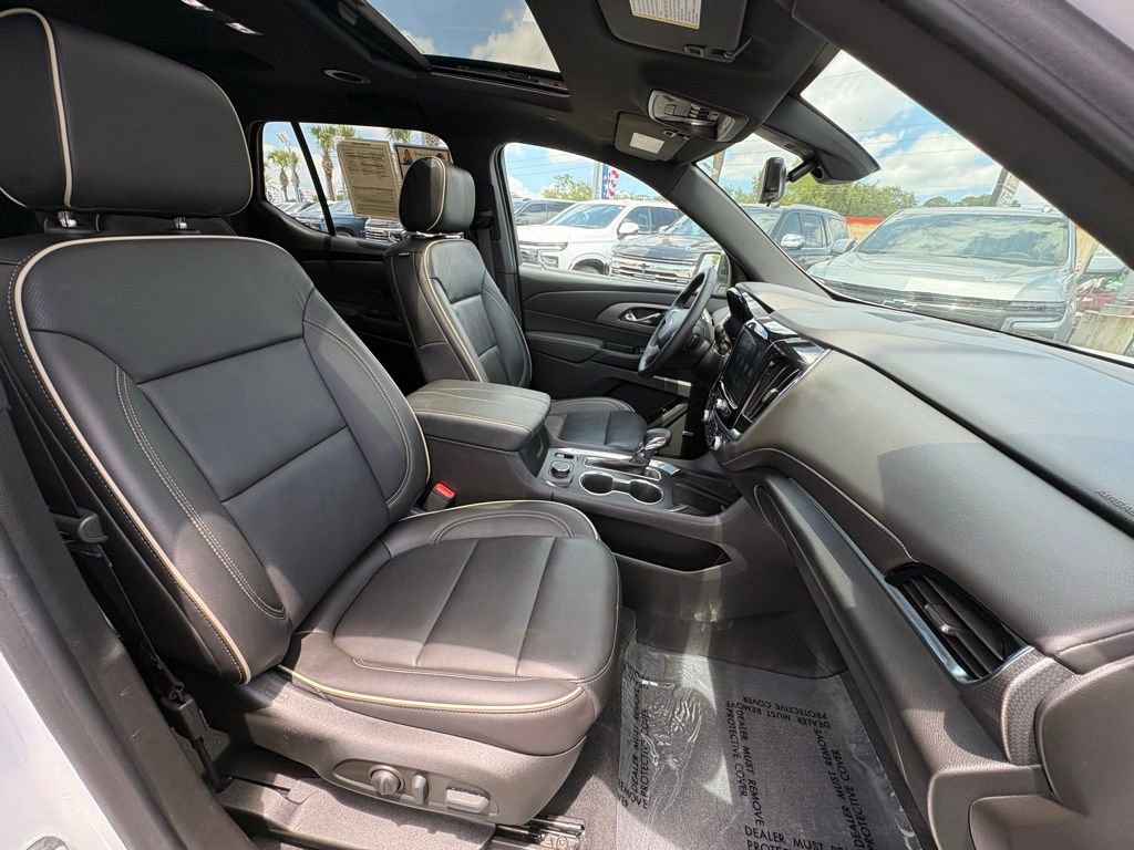 Used 2023 Chevrolet Traverse Premier w/ Redline Edition FWD image 25