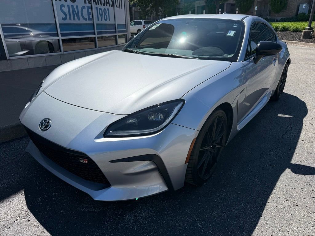 Used 2023 Toyota GR86 Premium w/ ALL Weather Mat Package (TMS) RWD image 9