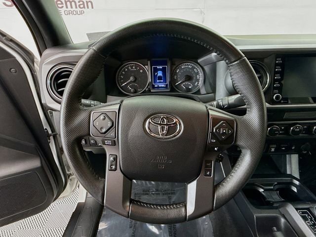 Used 2022 Toyota Tacoma TRD Off-Road image 11