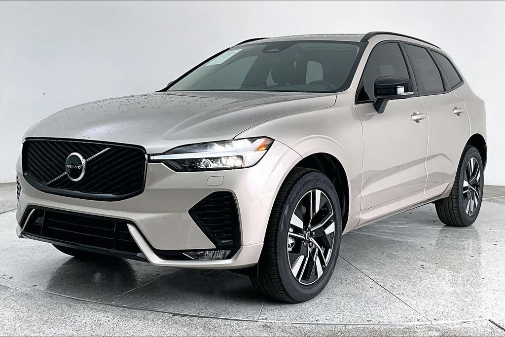 New 2026 Volvo XC60 B5 Core w/ Climate Package AWD/4WD image 2