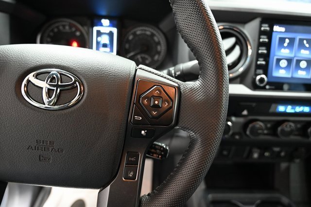 Used 2022 Toyota Tacoma TRD Off-Road image 24