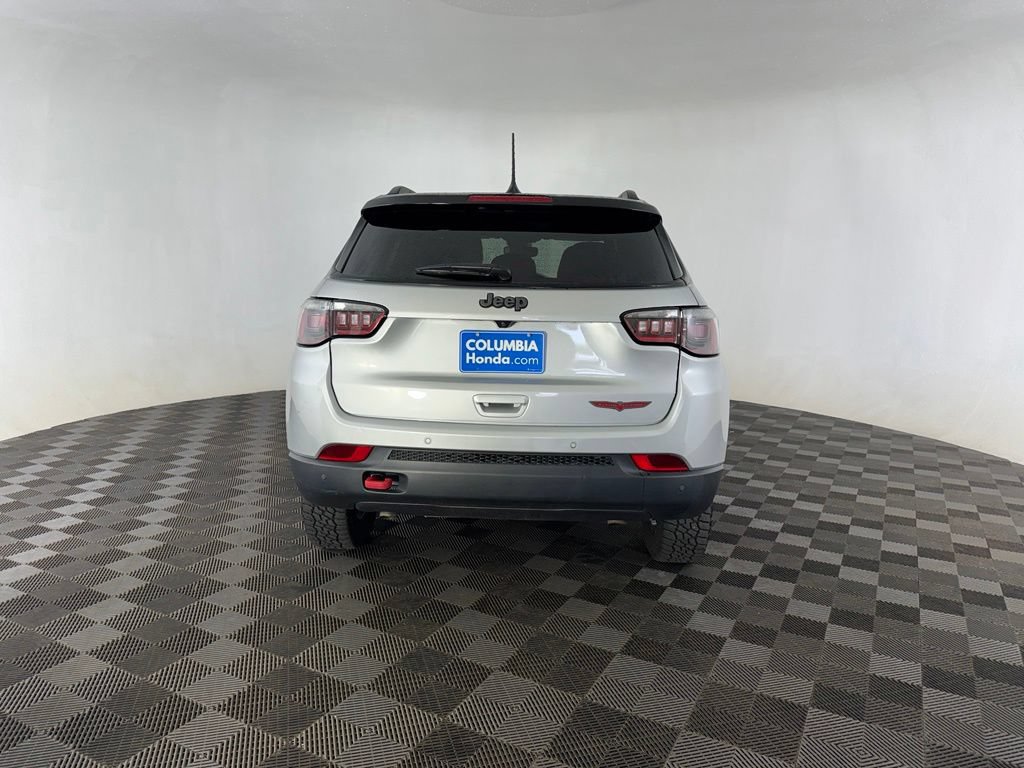 Used 2025 Jeep Compass Trailhawk AWD/4WD image 5