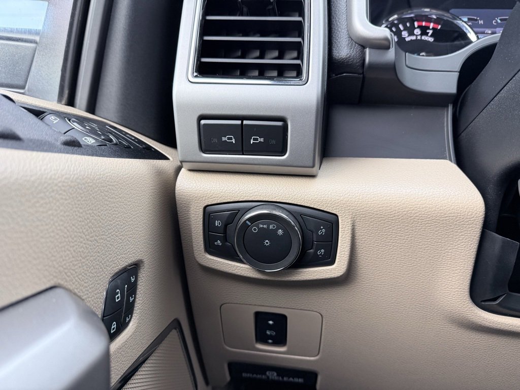 Used 2020 Ford F350 Lariat w/ Lariat Value Package image 13
