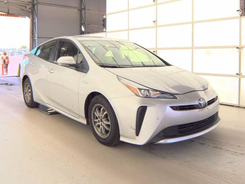 Used 2022 Toyota Prius LE FWD image 3
