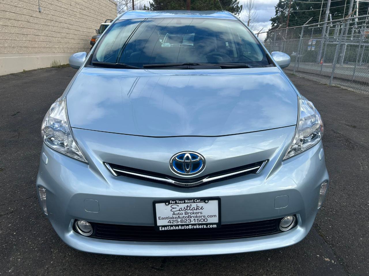 Used 2012 Toyota Prius V Five image 3