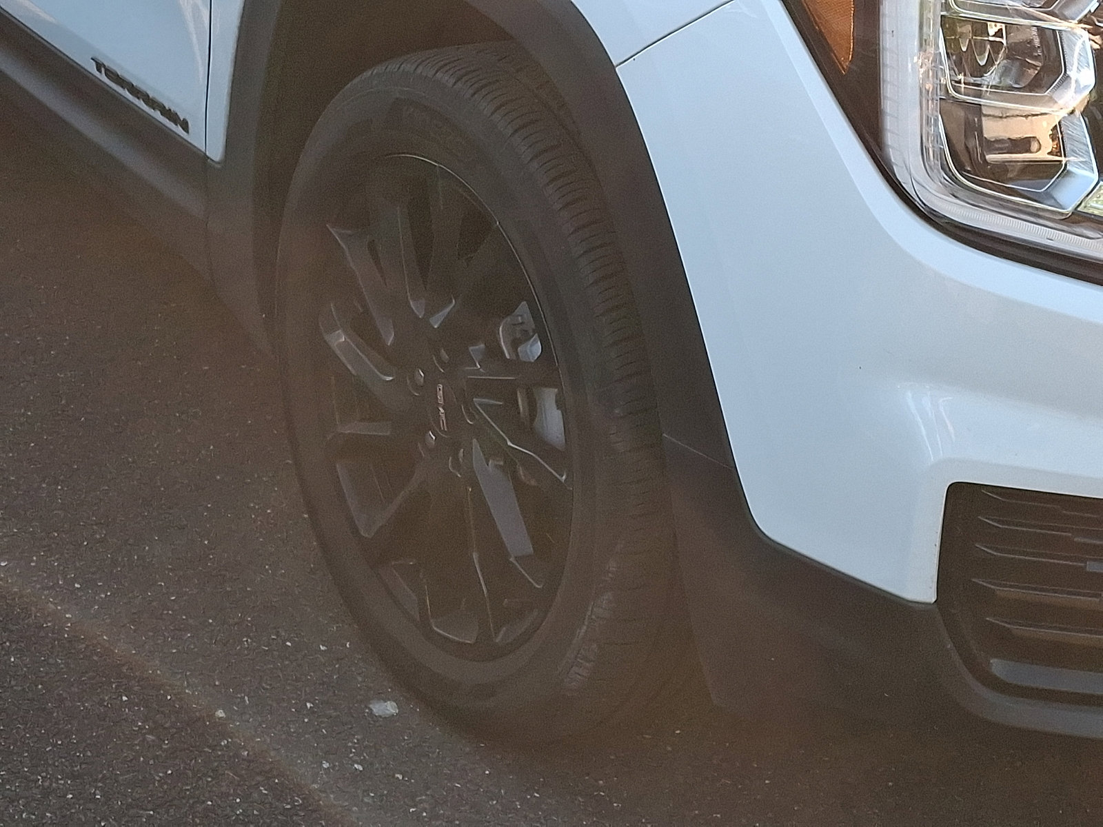 Certified 2023 GMC Terrain SLE w/ Driver Convenience Package AWD/4WD image 6