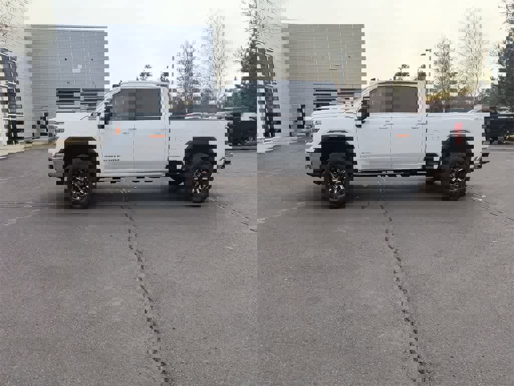 Used 2023 GMC Sierra 3500 SLE image 3