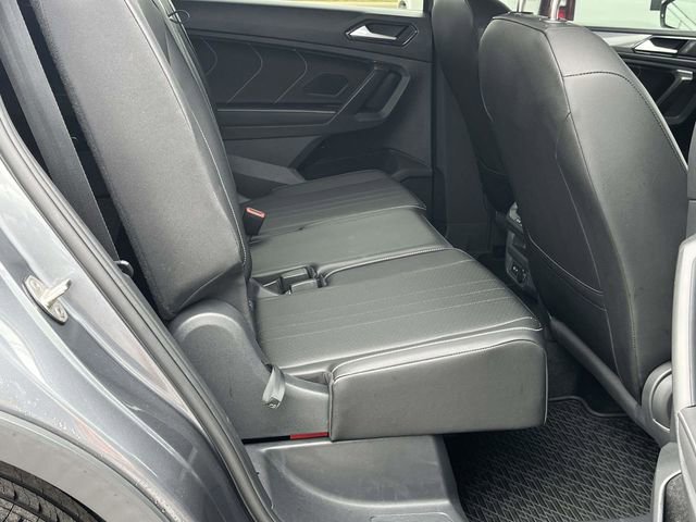 Used 2023 Volkswagen Tiguan SE FWD image 22