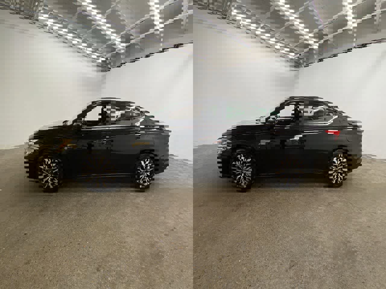 Used 2025 Nissan Altima 2.5 SV FWD image 3