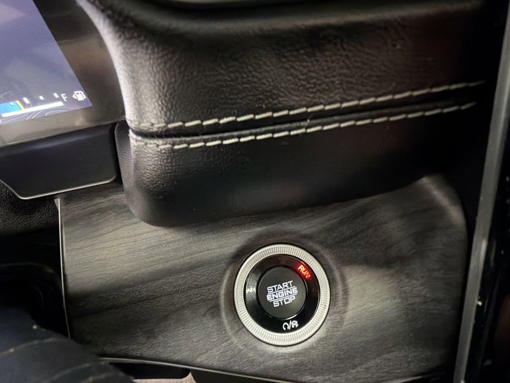 Used 2021 Jeep Grand Cherokee L Limited w/ Trailer Tow Group (B) image 17