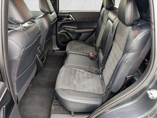 Used 2024 Mitsubishi Outlander SE image 19