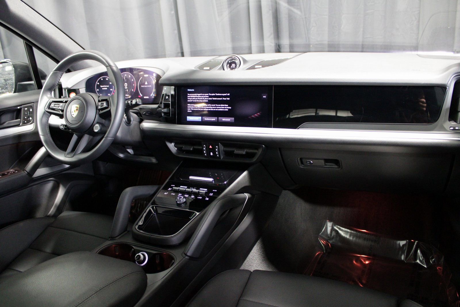 Certified 2025 Porsche Cayenne image 23