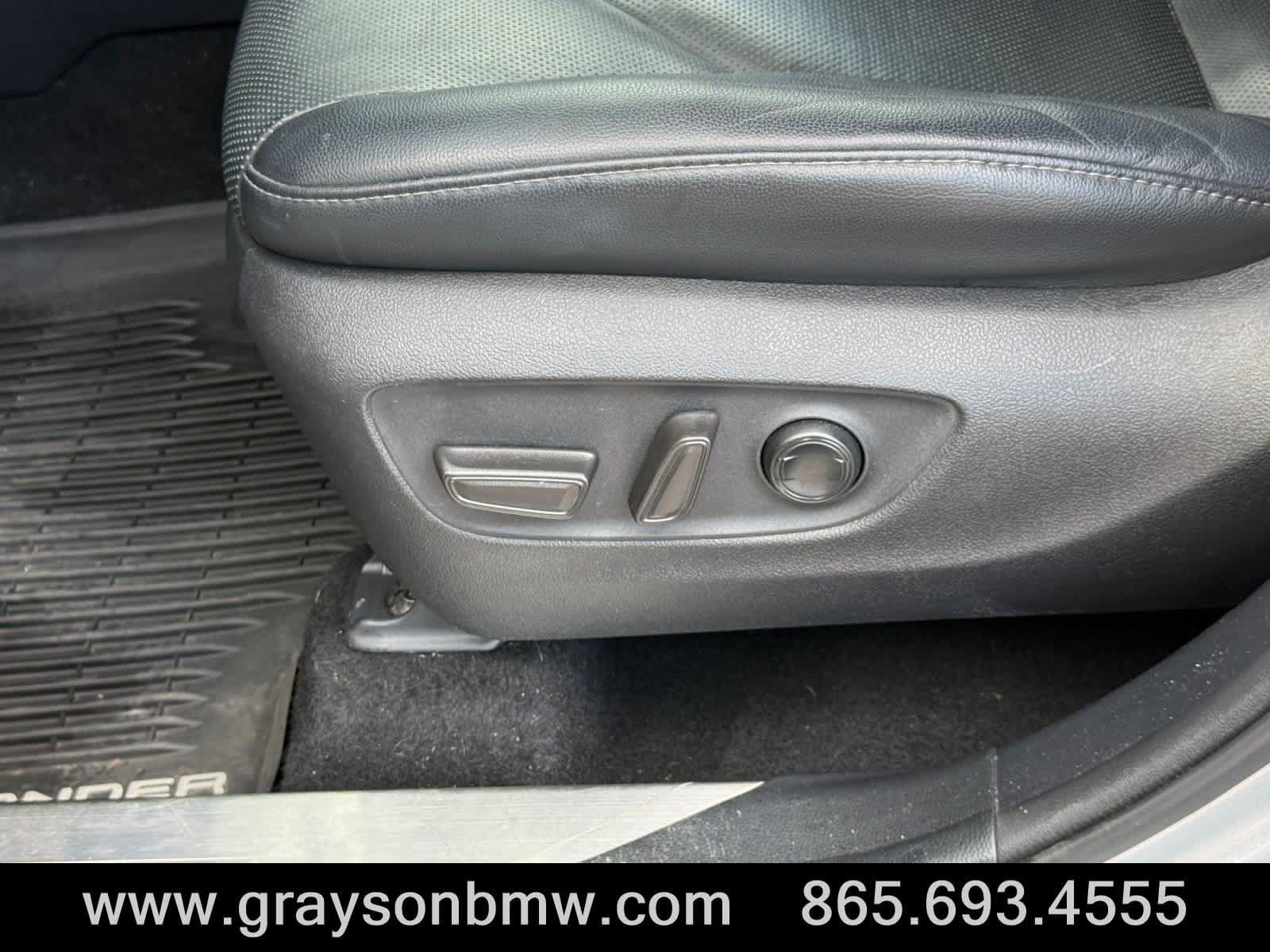 Used 2021 Toyota Highlander Platinum FWD image 13