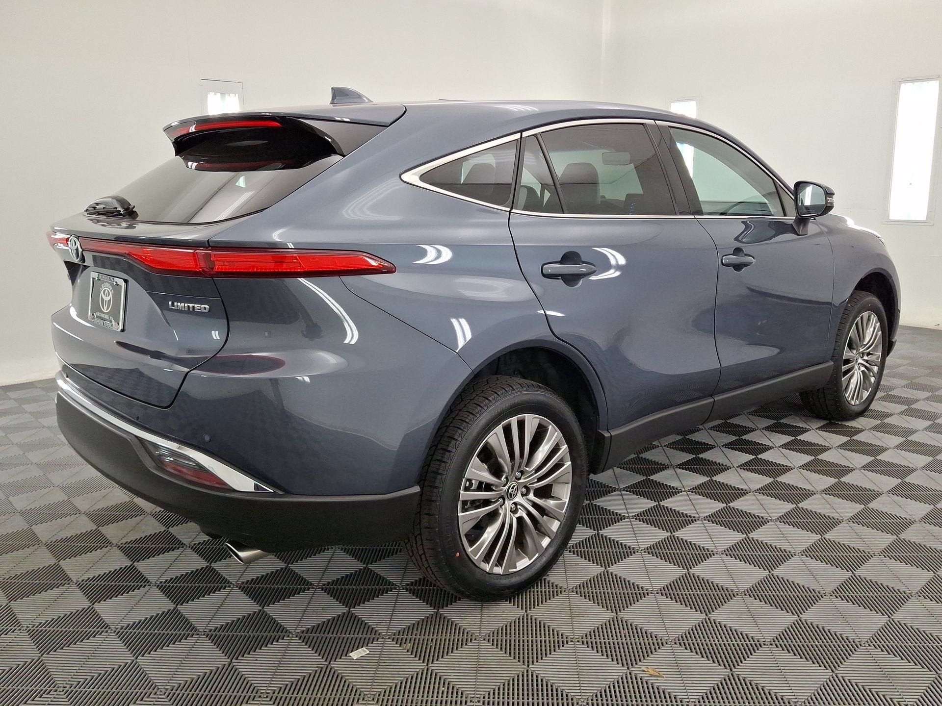 Certified 2024 Toyota Venza Limited AWD/4WD image 25