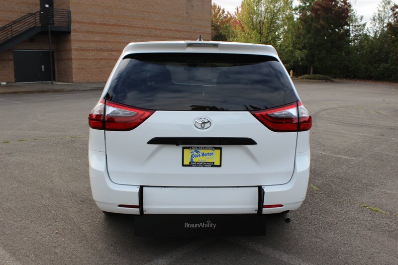Used 2020 Toyota Sienna L FWD image 8