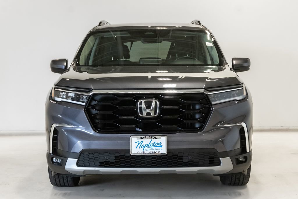 Used 2024 Honda Pilot Touring image 3
