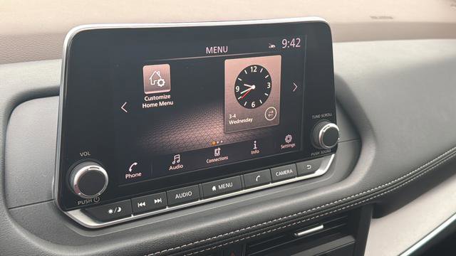 Used 2023 Nissan Rogue SV image 12