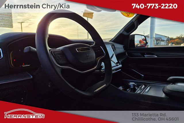 Used 2024 Jeep Wagoneer L Series II w/ Flexible Seating Group image 20