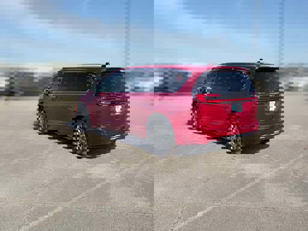 New 2026 Chrysler Pacifica Select image 8