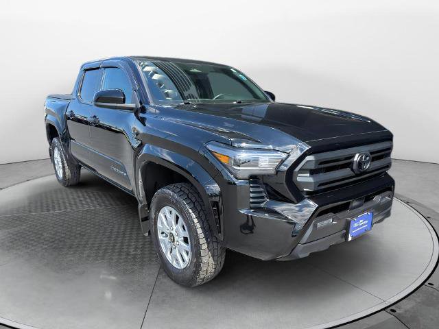 Used 2025 Toyota Tacoma SR5 AWD/4WD image 1