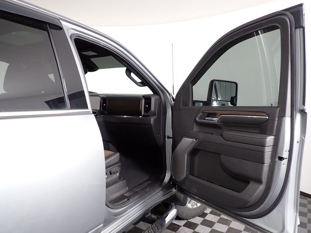 Used 2024 Chevrolet Silverado 3500 High Country w/ High Country Premium Package AWD/4WD image 41