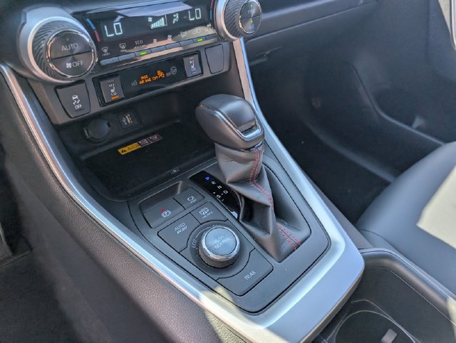 Used 2025 Toyota RAV4 XSE w/ Weather Package AWD/4WD image 18