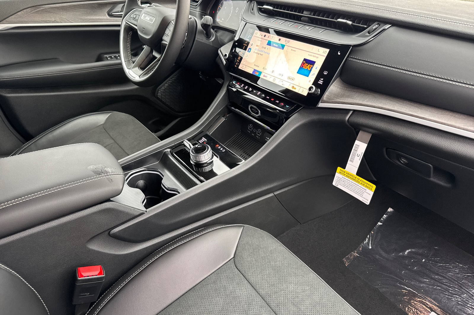 New 2026 Jeep Grand Cherokee Altitude image 14