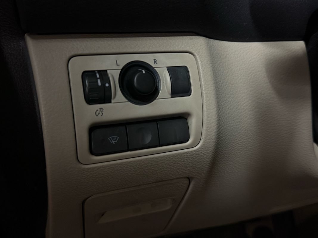 Used 2005 Subaru Outback 2.5i AWD/4WD image 12