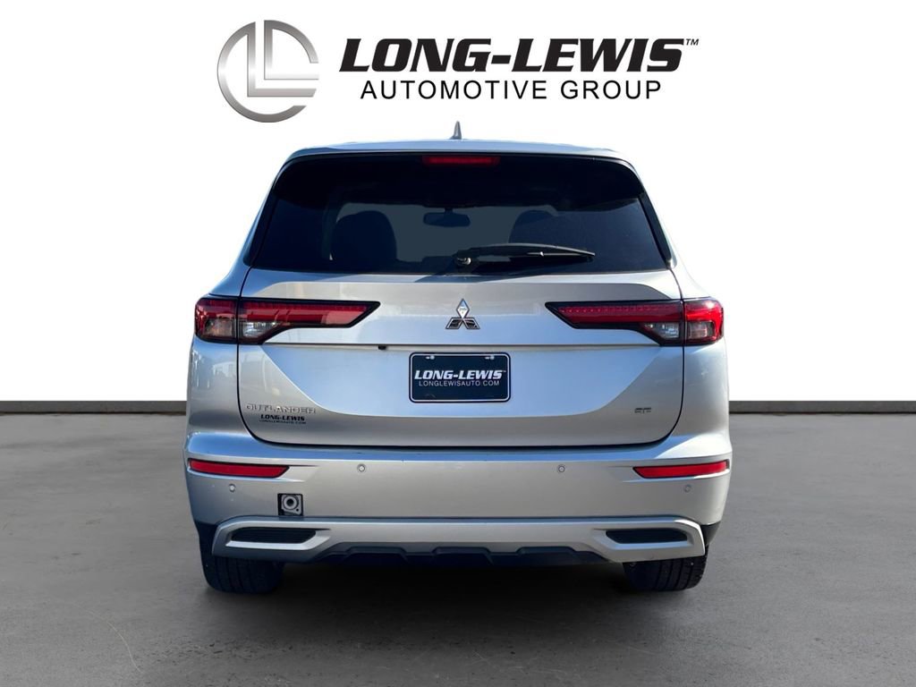 Used 2023 Mitsubishi Outlander SE Black Edition image 4