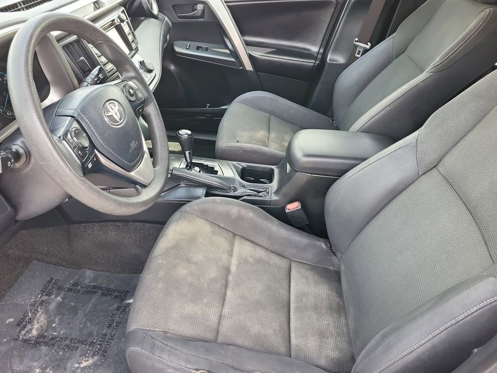 Used 2018 Toyota RAV4 LE w/ Carpet Mat Package AWD/4WD image 10