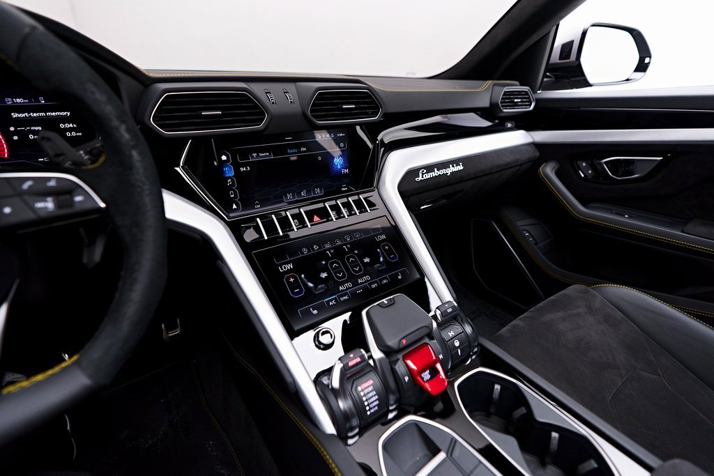 Used 2021 Lamborghini Urus image 69